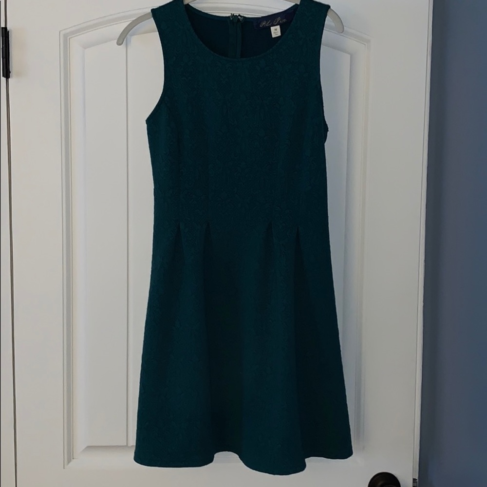 Gorgeous dark green dress !